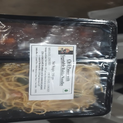 Chicken Kung Pao with Vegetable Hakka Noodles